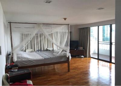 Pet Friendly Apartment 4 Beds For Rent in Asoke