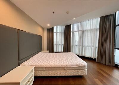 For Rent:  Spacious 3-Bedroom Apartment n Thonglor Walkable to BTS