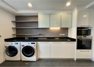 For Rent:  Spacious 3-Bedroom Apartment n Thonglor Walkable to BTS