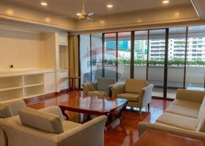 Luxury Condo in Central BKK - 3BR, Pool, Parking Pet allowed