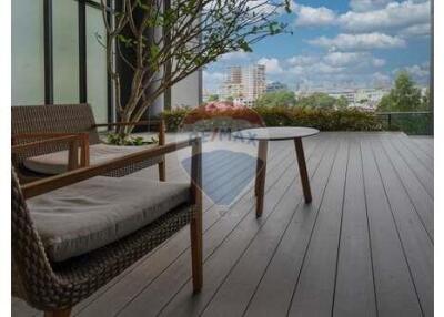 For Rent: Luxurious Banyan Tree Residence Condo on the Bangkok River