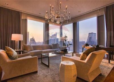 FOR SALE : Brand new 2 beds fully frunished high floor The Ritz-Carlton Residences Mahanakhon