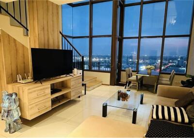 For Rent: Beautiful Duplex in Sukhumvit 24