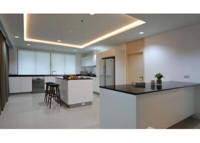 Luxurious Condo Living in Sukhumvit, Bangkok