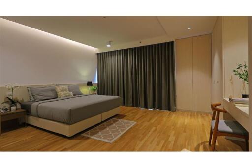 For Rent  Spacious Renovated Penthouse with 4 Bedrooms near BTS Promphong Cat Friendly