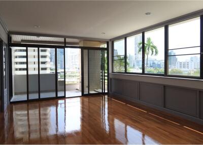 For Rent: Spacious Condo in Ruamsuk, Sukhumvit Soi 26