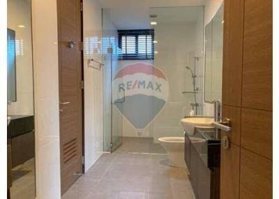 2 bed for rent a few walk to BTS Ekkamai