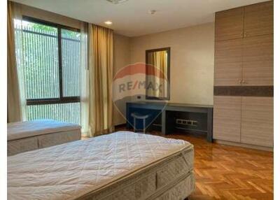 2 bed for rent a few walk to BTS Ekkamai