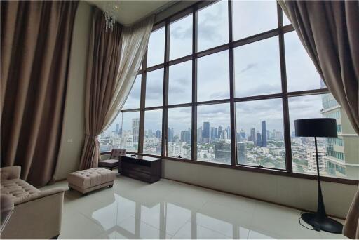 For Sale with Tenant: Best Price Duplex 2 Bedrooms high floor at The Emporio Place