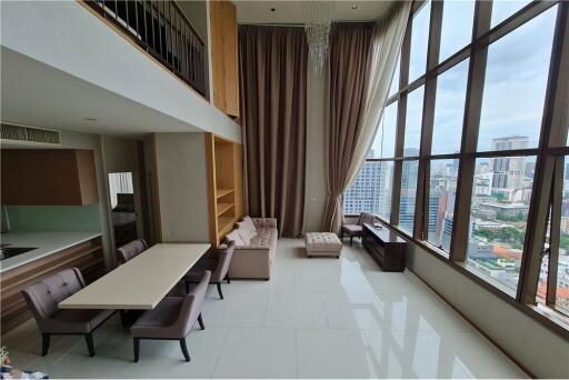 For Sale with Tenant: Best Price Duplex 2 Bedrooms high floor at The Emporio Place