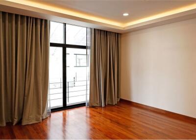 For Rent: Pet-Friendly Townhouse Near Phrom Phong BTS