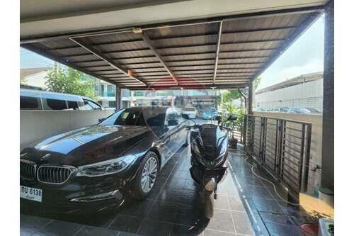 176 Sqm., 3 Beds, 2 Baths Townhouse listed for ฿ 5,800,000.