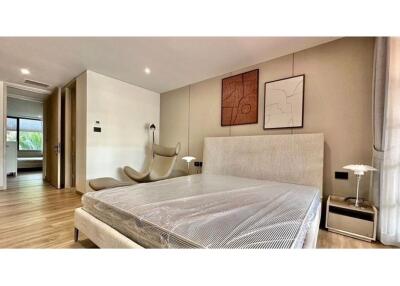 !! Promotion Price !! Modern big terrace 4 bedrooms in private apartment Sathon Soi 1