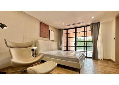 !! Promotion Price !! Modern big terrace 4 bedrooms in private apartment Sathon Soi 1