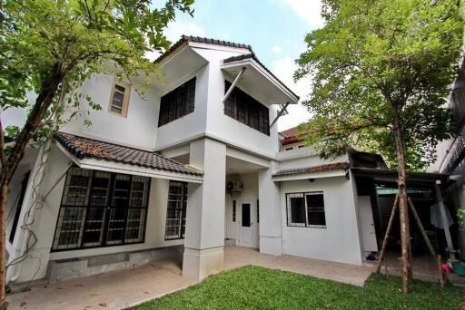 For Rent Spacious 2-Story Detached House with Work Room and Maid