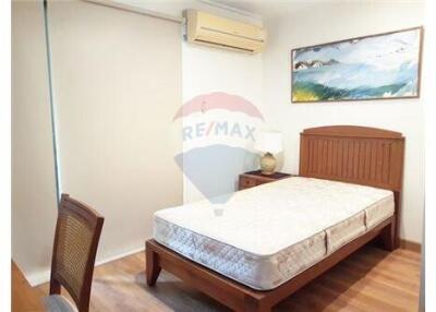 !!! For SALE !!! 3 beds, soi Suan plu, near BTS