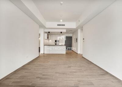 Pool View  Fitted Kitchen  Ready to Move in