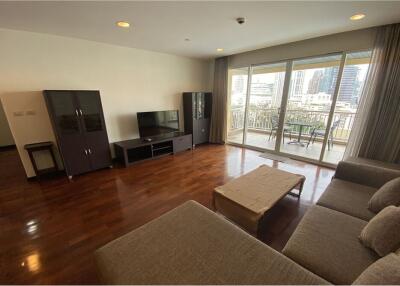 2BR High-Floor Condo at Wilshire Sukhumvit 22 - Close to Em District