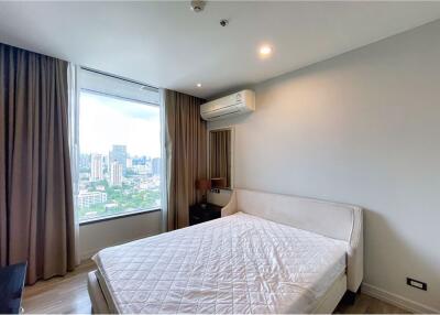 Duplex 3 bedrooms Sathon BTS Chong Nonsi