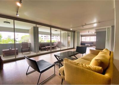 Luxury Condo in Sathorn - Spacious & Fully Furnished