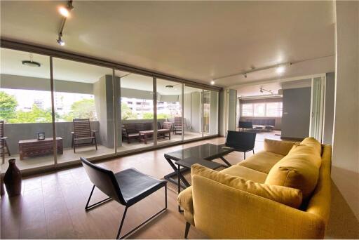 Luxury Condo in Sathorn - Spacious & Fully Furnished