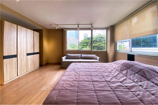 Luxury Condo in Sathorn - Spacious & Fully Furnished