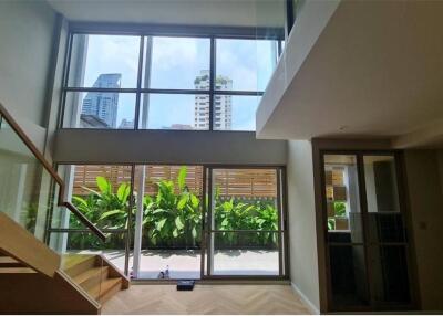 For Sale: Spacious 3-Bedroom Duplex in S47 Sukhumvit, Low Rise Building, New Unit