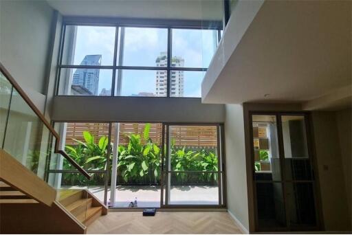 For Sale: Spacious 3-Bedroom Duplex in S47 Sukhumvit, Low Rise Building, New Unit