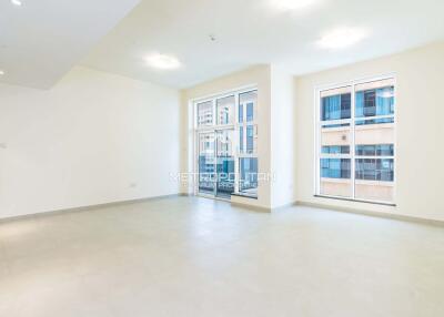 Spacious Layout  High ROI  Vacant  High Floor