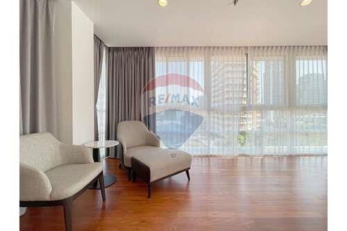 250 Sqm., 3 Beds, 3 Baths Condo listed for ฿ 135,000./Month