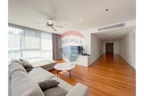 250 Sqm., 3 Beds, 3 Baths Condo listed for ฿ 135,000./Month