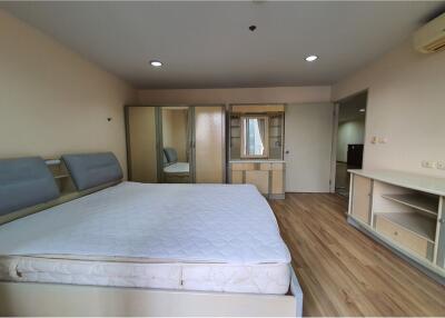 1BR Apartment for Rent at Noble Solo Thong Lor - Close to BTS