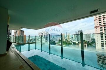 "Luxurious 2-Bed with PRIVATE SWIMIMG POOL in Sukhumvit 39