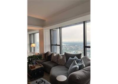 For Sale : Triplex 4 Bedrooms with private pool - 64 Floor, Stunning View at The Met