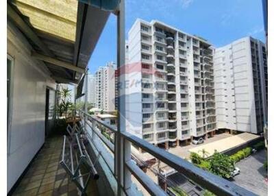 Large 4 bed in BTS Phrom Phong, ideal for pets and entrepreneurs.