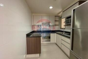 2 bed for rent BTS Asoke Sukhumvit cat friendly