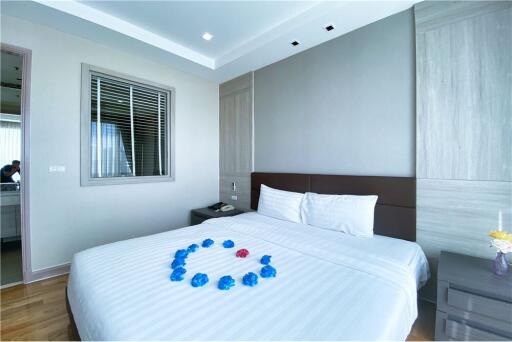 For Rent Apartment High Rise Building 2 Bedrooms with balcony in Sukhumvit 39