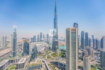 Burj Khalifa View  Prime Location  Middle unit