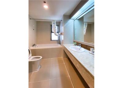 Pet friendly renovated style spacious 3 bedrooms in Asoke