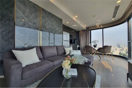 For Rent : 2Beds Condo  - High Floor with City Views Just few step to BTS Asoke