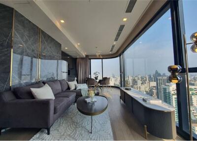 For Rent : 2Beds Condo  - High Floor with City Views Just few step to BTS Asoke