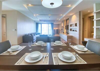 For Rent Apartment High Rise Building 3 Bedrooms with balcony in Sukhumvit 39