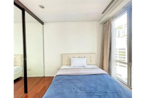 Luxurious Condo at The Lakes, Khlong Toei