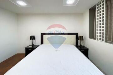 Newly renovated Duplex 3 Bedrooms, just steps away from ThongLor BTS.