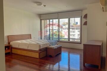 3 bed for rent BTS Ploenchit sukhumvit