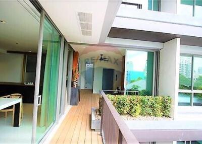 Luxury 4-Bed Condo in Vibrant Watthana, Bangkok