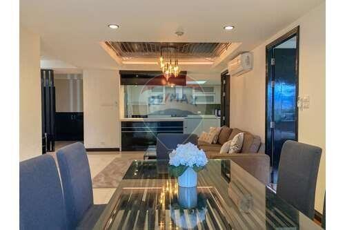 2 bed for rent pet friendly BTS Ekkamai Sukhumvit