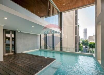 Experience luxury living 4 bed with private swimming pool in Thonglor.