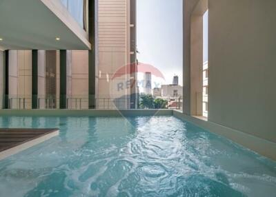 Experience luxury living 4 bed with private swimming pool in Thonglor.