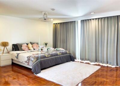 Pet-Friendly 5BR Townhouse in Sathorn Secure Compound - Near BTS St. Louis